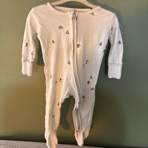 0-3 mos colored organics onesie with ski/snowboard print